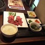 肉の宴　泰平門 - USカルビハラミランチ(950円、ご飯、スープおかわり可)