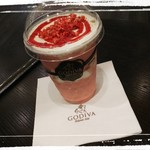 GODIVA - 期間限定◆ホワイトチョコレートストロベリーデラックス◆670円♪