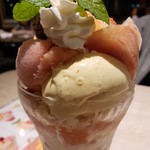デニーズ - フレッシュ桃のザ・サンデー