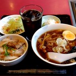 朝鮮飯店 - 【2019.8.7(水)】日替ランチ(湯醤油ラーメン＋鶏丼)620円