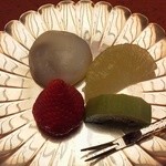 中嶋 - 白玉のお饅頭は作りたて。