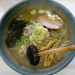 どんころらぁめん - 塩らぁめんのアップ