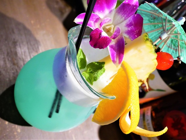 Oasis Bar Chayaba Cho Ten photo 3