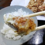 きぐら茶屋 - から揚げ・マヨネーズをつけます