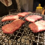 炭火焼ホルモン ぐう はなれ - 