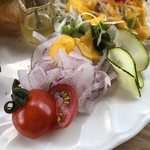 カフェアンドショップ ロータスランド - 2019/08/07
      モーニングＡセット 380円
      ・ゆで卵、餡子、有機コーヒー
      おまかせセット 550円
      ・トマたま天津飯
      ・玉ねぎシューマイ
      ・フレッシュサラダ
      ・スイカ