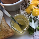 カフェアンドショップ ロータスランド - 2019/08/07
      モーニングＡセット 380円
      ・ゆで卵、餡子、有機コーヒー
      おまかせセット 550円
      ・トマたま天津飯
      ・玉ねぎシューマイ
      ・フレッシュサラダ
      ・スイカ