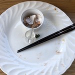 カフェアンドショップ ロータスランド - 2019/08/07
      モーニングＡセット 380円
      ・ゆで卵、餡子、有機コーヒー
      おまかせセット 550円
      ・トマたま天津飯
      ・玉ねぎシューマイ
      ・フレッシュサラダ
      ・スイカ