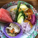 カフェアンドショップ ロータスランド - 2019/08/07
      モーニングＡセット 380円
      ・ゆで卵、餡子、有機コーヒー
      おまかせセット 550円
      ・トマたま天津飯
      ・玉ねぎシューマイ
      ・フレッシュサラダ
      ・スイカ