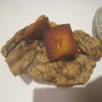 ラチュレ - プティ・フール（ルバーブ入りフィナンシェ）