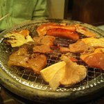 焼肉居酒屋 くまみちゃん  - 焼きます。