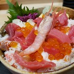 小松水産の海鮮丼 - アップです。