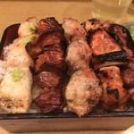 伊勢廣 - やきとり重  ＋  串2本追加