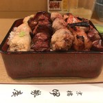 伊勢廣 - やきとり重 ＋ 串2本追加