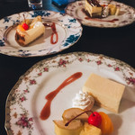 モンテクリスト - スイーツセット(ダブルチーズケーキ、ベイクドチーズケーキ、ティラミスアイス