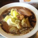 らー麺屋台 骨のzui - とんこつラーメン￥６５０