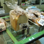 オリエント製パン所 - どのパンも安い！！