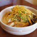 麺屋 おざわ - 料理写真:みそらーめん(辛ねぎ)