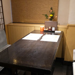 Shusai Okada - 4名様用テーブル　障子のパーテーションで仕切った個室風のお席です