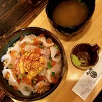 田村 岩太郎商店 - 前浜ひらめ丼 3300円