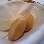 レストラン レジーナ - ランチのパンは温かくてやわらかい