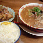 麺や まる巳 - 豚皿セット　９００円