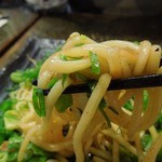 日々庵 - （2011/12月）「九条ねぎ豚塩焼きそば」の麺