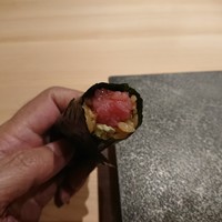 はっこく - マグロ突先の手巻き