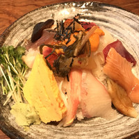 東鮨 新店 - 海鮮ちらし裏から