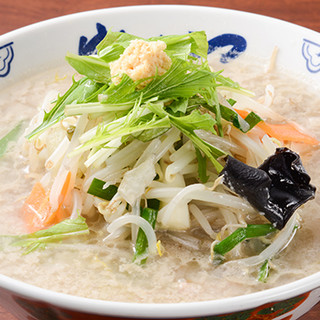 Loaded with seasonal vegetables! Enjoy "Tanmen" only available in Shinjuku♪