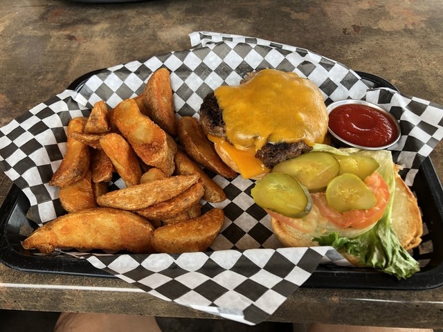 Jeff S Pirates Cove タロフォフォ ハンバーガー 食べログ