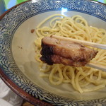 煮干し中華そば 一剣 - けっこうな厚み