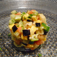 ポンテ - 夏野菜、ナッツ、クルトンのサラダ