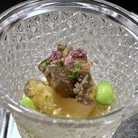 銀座うかい亭 - 鮑は柔らかく冷たいゼリーの食感味わいも良く美味しい。