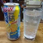 伊勢屋酒店 - 氷結レモンロング。