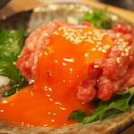 黒毛和牛 焼肉処 西矢 - 極上ユッケ（堺市保健所認定）