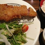 鶏焼肉くぼかわ - サーロインの牛カツ定食980円