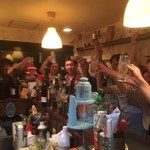 立ち呑み クック オッソ オッセョ! - 一見さんも常連さんとスグ飲み友！