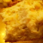 小倉かまぼこ - 魚のすり身に、玉ねぎ・にんじん・胡椒を混ぜ込んであって、周りを薄いパンで巻いて揚げてあります