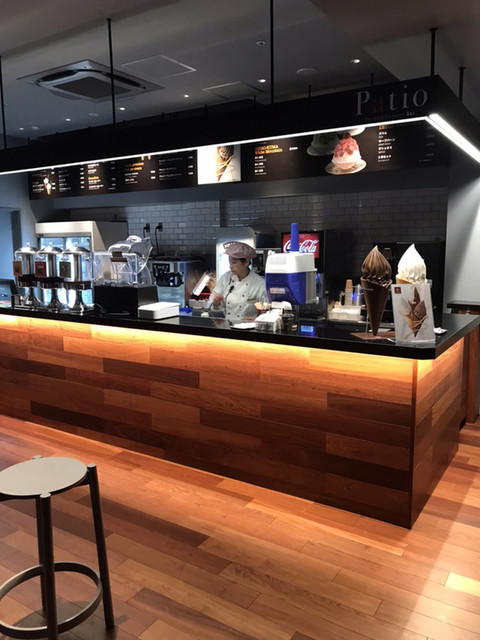 Drink & Dessert Bar Patio photo 5