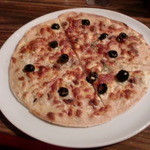 ビアパブ　ベアレン - アンチョビーとオリーブのピザ(季節限定）