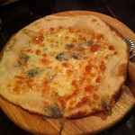 Raion No Iru Sakasu - グルゴンゾーラとハチミツのピザ