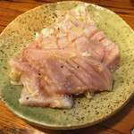 亀戸ホルモン 本店 - ◉上ミノ 税込み690円（消費税率8%時）　味付けはさっぱり塩味。旨味満載でコリコリシャクシャクの食感。この日は一番記憶に残りました