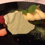 イル・テアトロ - ホワイトチョコレートと抹茶のタルトマンダリンのジェラート