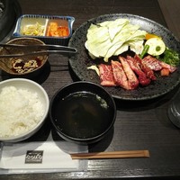焼肉・しゃぶしゃぶ たちばな ヒルトンプラザイースト店 - 