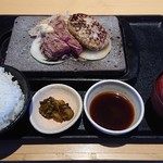 Ishiyaki Suteki Zei - コンビステーキランチ(角切りステーキ100g＋ハンバーグ100g) \1200(税込 \1296)