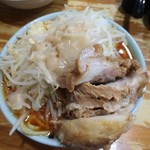 ラーメン二郎 - 小ラーメン+豚増し+辛い奴※ニンニク、アブラ