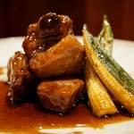 Tender braised pork with black vinegar subbuta