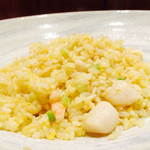 Orange-flavored fried rice with scallops and asparagus