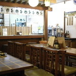 手打ちうどん　八介 - 漫画は棚に結構入ってます。♪